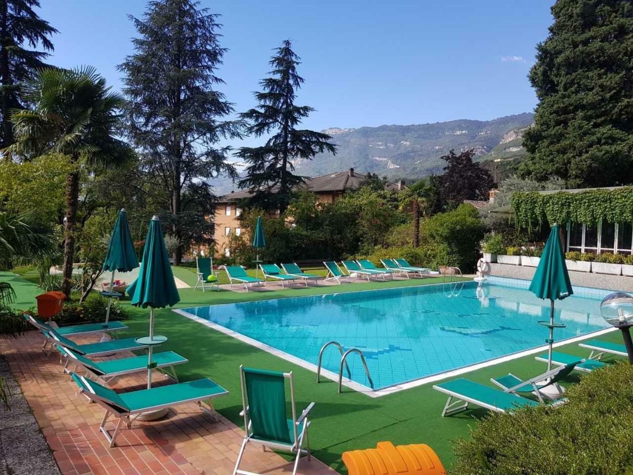 Residence Concaverde Pomarolo ภายนอก รูปภาพ